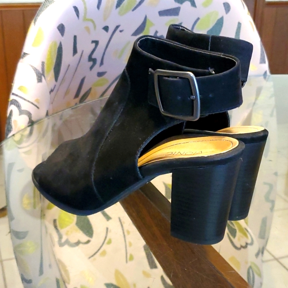 Vionic shoes